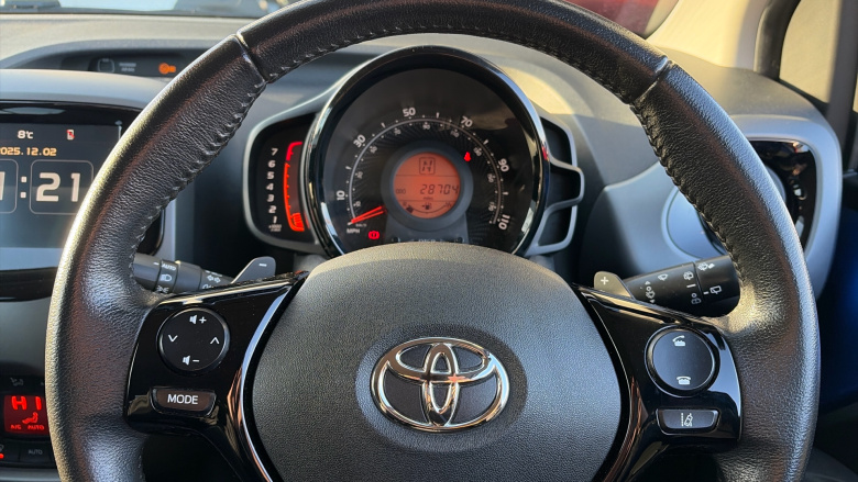 Toyota Aygo 1.0 VVT-i X-Clusiv 5dr x-shift Petrol Hatchback